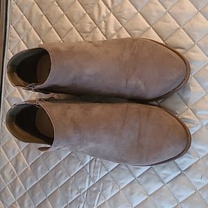 Torrid V Cut Taupe Booties size 9.5WW